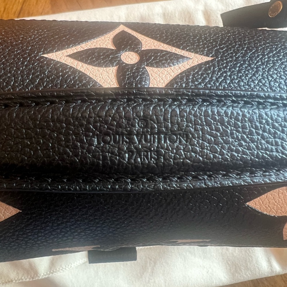 Louis Vuitton Black & Beige Giant Monogram Pochette Métis Gold Hardware - Picture 6 of 16
